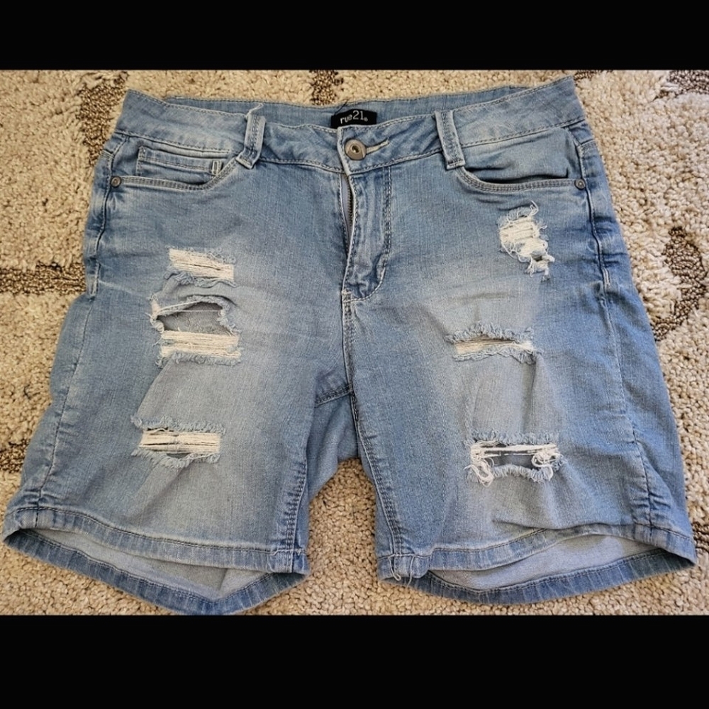 rue21 Curvy Bermuda Jean Shorts